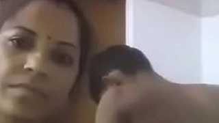 Indian village bhabhi Suman's steamy sex video