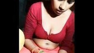 Indian bhabi Sona enjoys live sex on camera