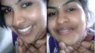 Desi village bhabi in a cute and sexy video