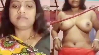 Indian bhabhi with an amazing figure goes naked