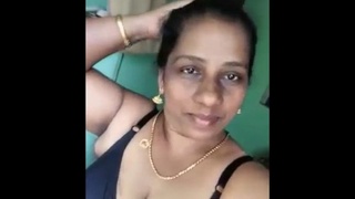 Desi mature bhabhi in action