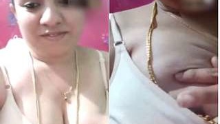 Desi aunty flaunts her big boobs on camera for her lover