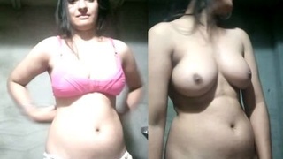 Cute Indian bhabi with a great body in a steamy video