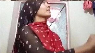 Naughty hillbilly bhabhi takes nude selfie in bathroom