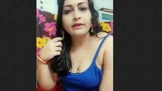 Watch a Desi bhabi get naughty in a live tango video