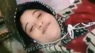 Bhabhi's frustration leads to intense fingering session