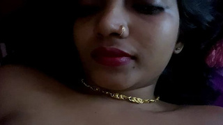 Desi village bhabhi indulges in steamy solo play