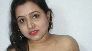Watch a sexy Indian girl in a steamy video on xHamster