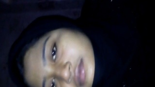 Bangladeshi Muslim GF indulges in Bangla sex on MMS