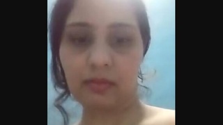 Aunty's big boobs and ass on display in selfies
