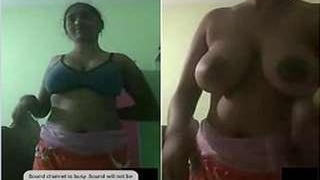 Bf's surprise for his girlfriend: a video call with a sexy Indian college girl