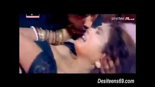 Cute Indian girl tries to please her boyfriend with oral sex