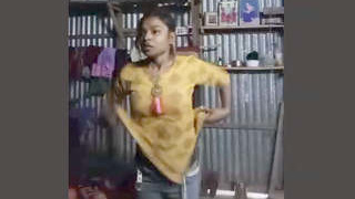 Tamil girl changes clothes in front of camera