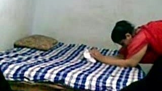 Indian babe spreads legs in homemade video
