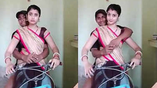Desi beauty masturbates with her lover in HD video