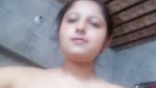 Teen Indian girl in Hyderabad shows off in nude selfies