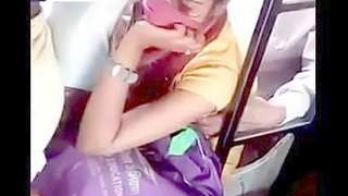 Indian girl gets her breasts fondled on public transport