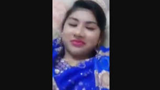 Beautiful Indian bhabi's pussy gets a close-up in this video