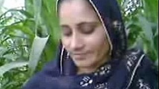 Pakistani municipal workers have sex on a mattress