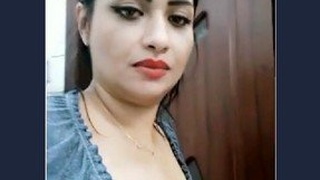Indian cutie showcases her beauty in a supr video