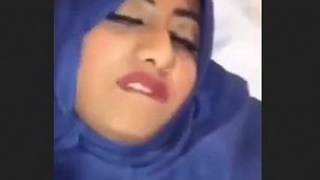 Muslim girl wears hijab while getting fucked hard