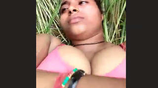 Desi lover goes nude in the open air