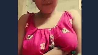 Desi wife flaunts her nipples in sensual video