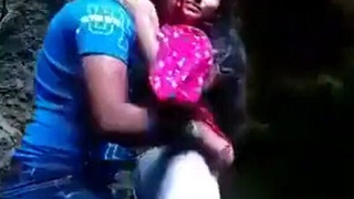 Desi couple has passionate outdoor sex in public place