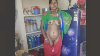 Mature Indian woman Rashma strips down naked