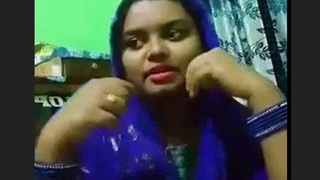 Tanker Bhabhi pleasures herself with her hands