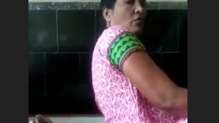 Bhabi with a big ass gets her pussy licked and fucked